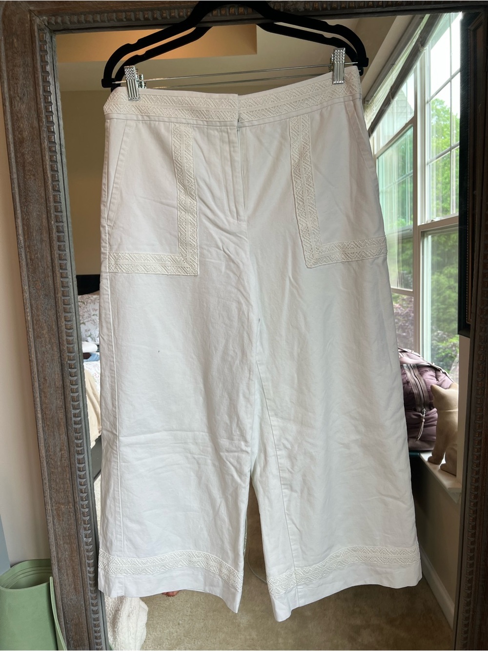 Ann Taylor White Embroidered Wide-Leg Crop Pants